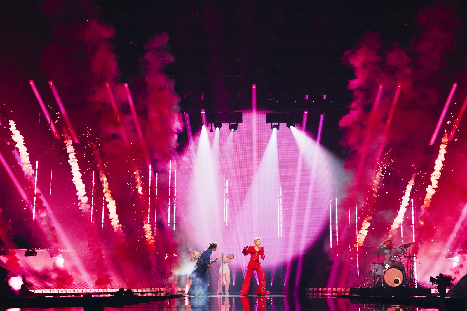 100 тысяч на &quot;Евровидение&quot; - это минимум. Менеджеры Ziferblat - о хейте, спонсорах и &quot;правилах игры&quot; в шоубизе